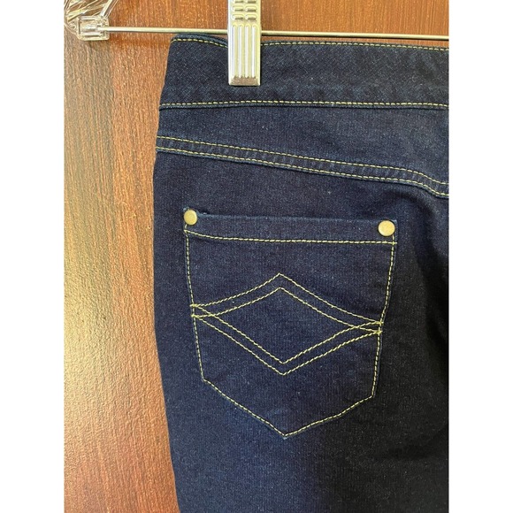 NWT Pajama Jeans Mid Rise Pull On Denim Bermuda Shorts Size XXS - Picture 4 of 6